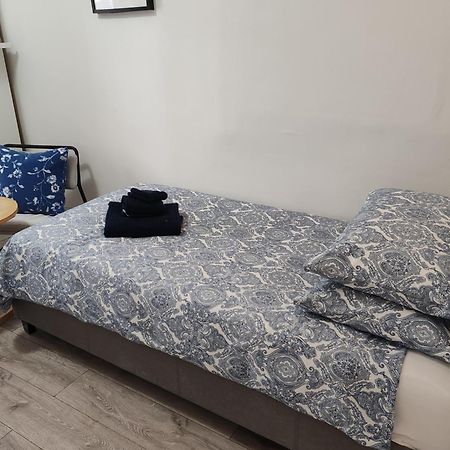 לונדון Kilburn High Road Studio Apartments מראה חיצוני תמונה