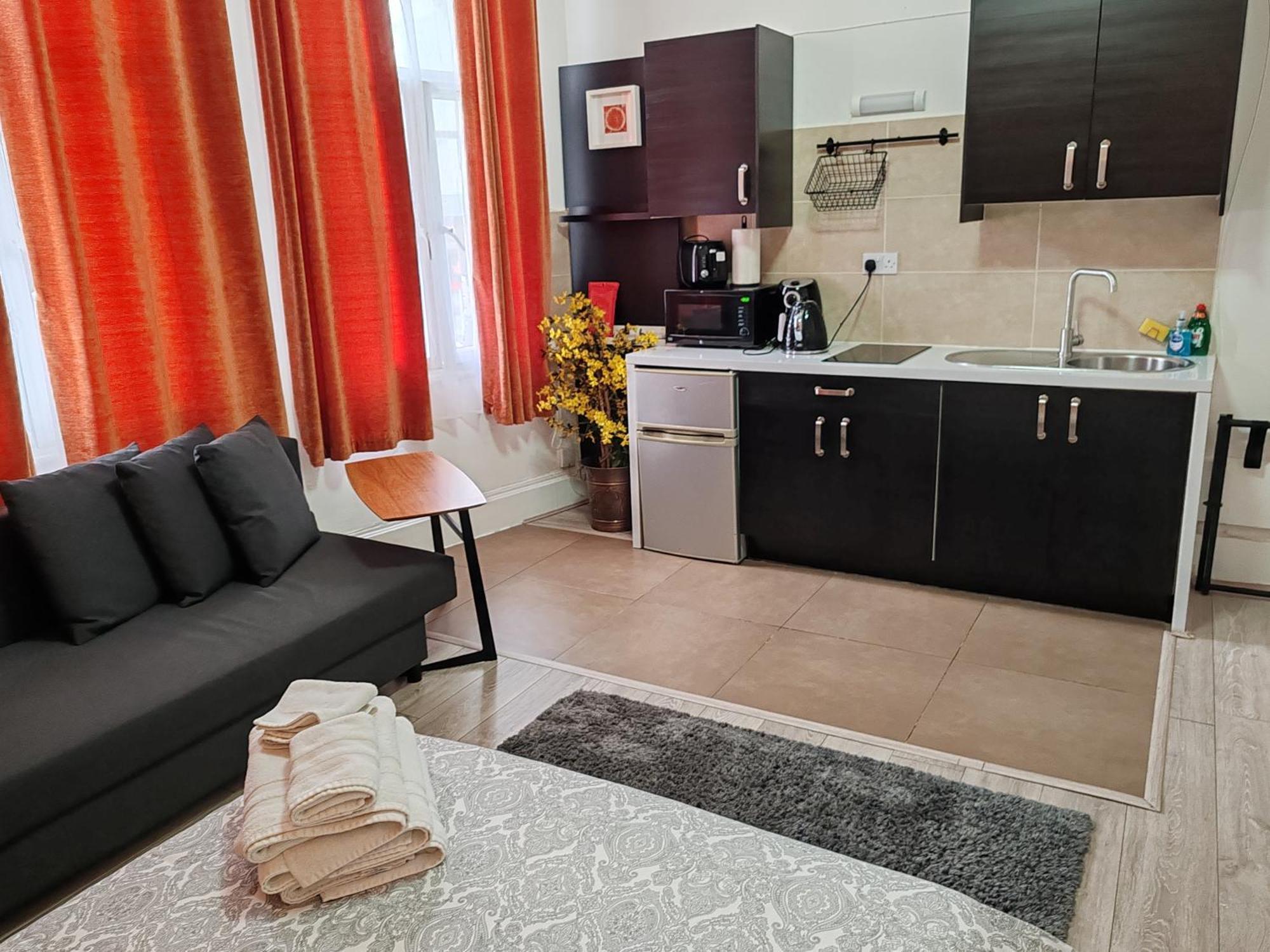 לונדון Kilburn High Road Studio Apartments מראה חיצוני תמונה