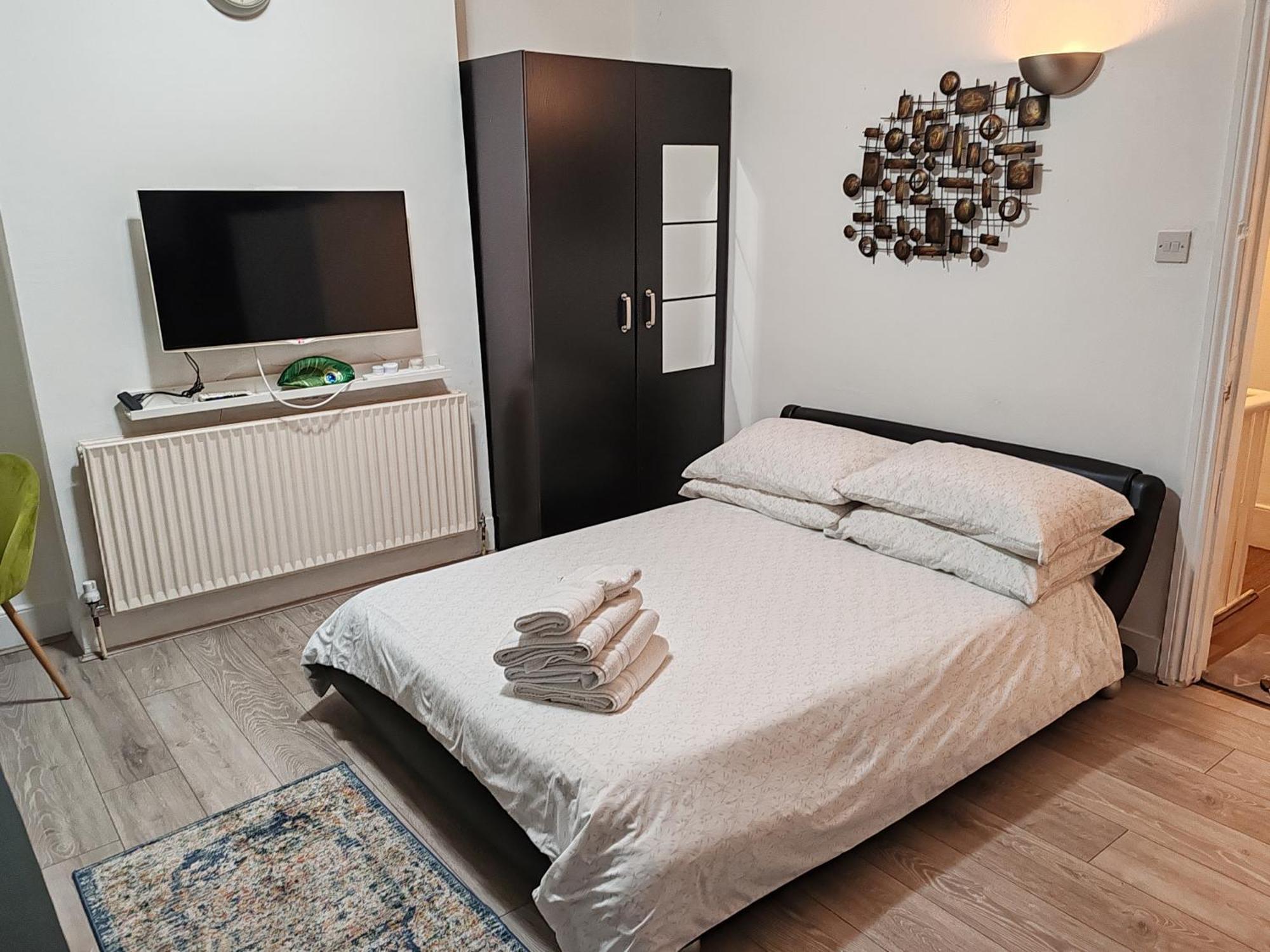 לונדון Kilburn High Road Studio Apartments מראה חיצוני תמונה