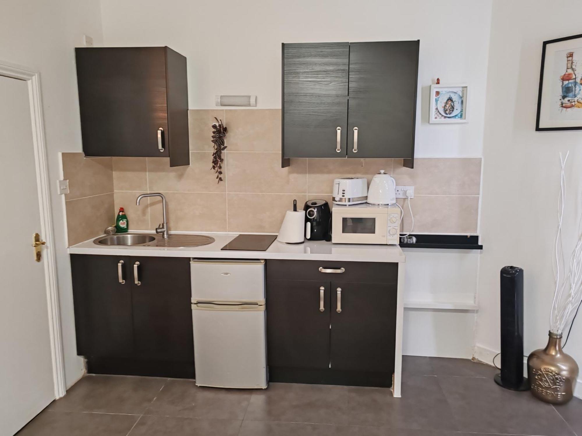 לונדון Kilburn High Road Studio Apartments מראה חיצוני תמונה