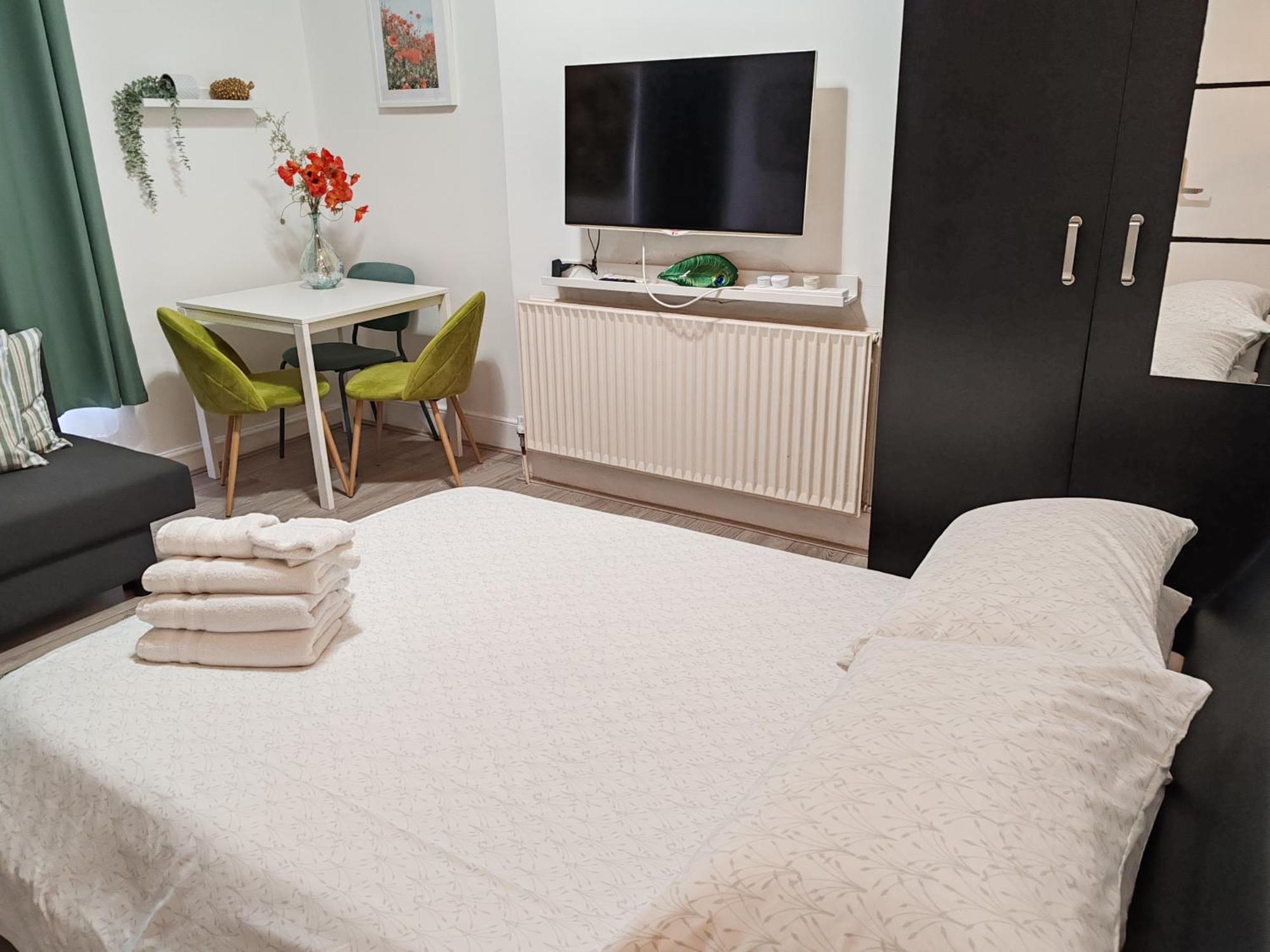 לונדון Kilburn High Road Studio Apartments מראה חיצוני תמונה