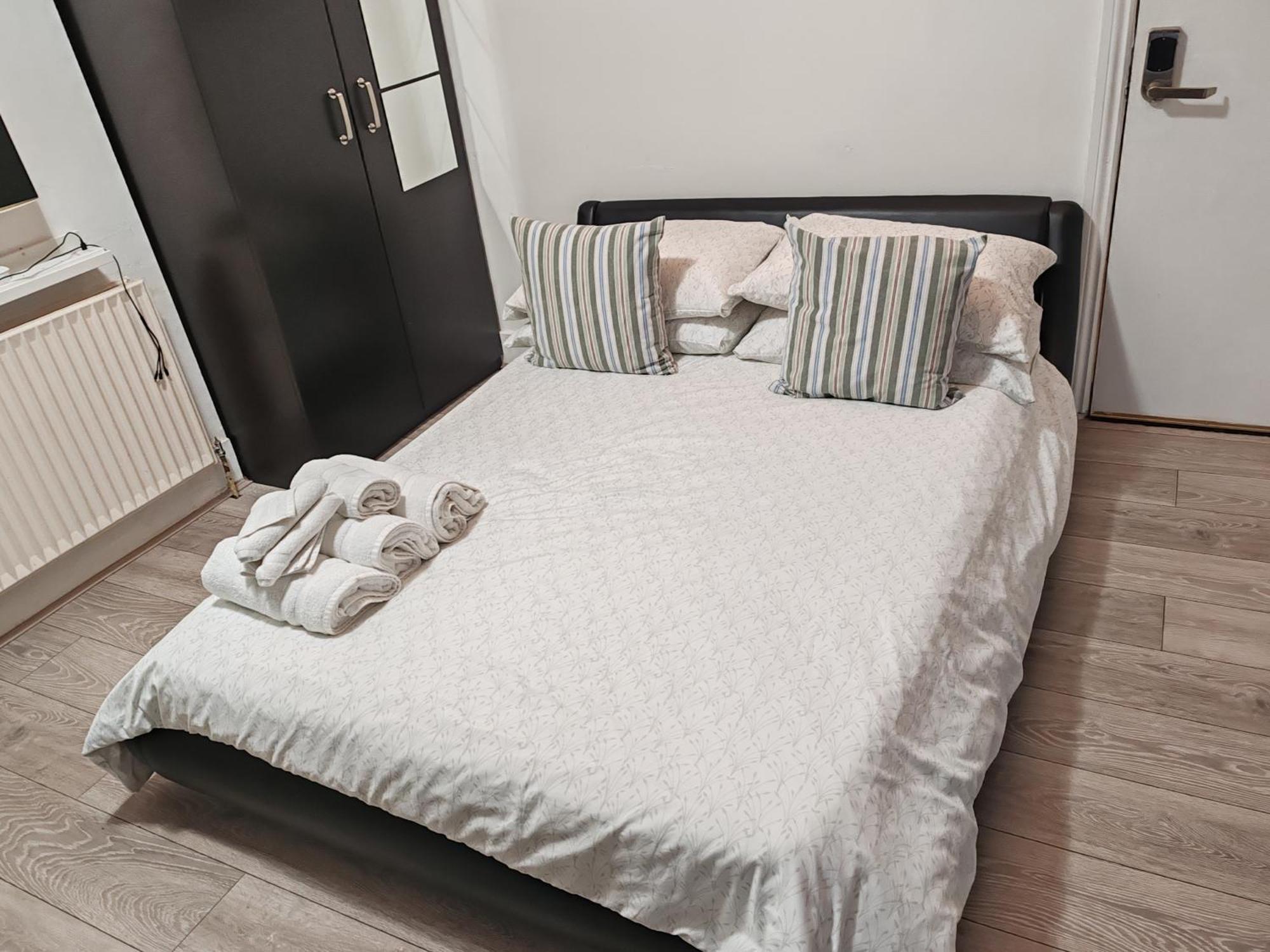 לונדון Kilburn High Road Studio Apartments מראה חיצוני תמונה
